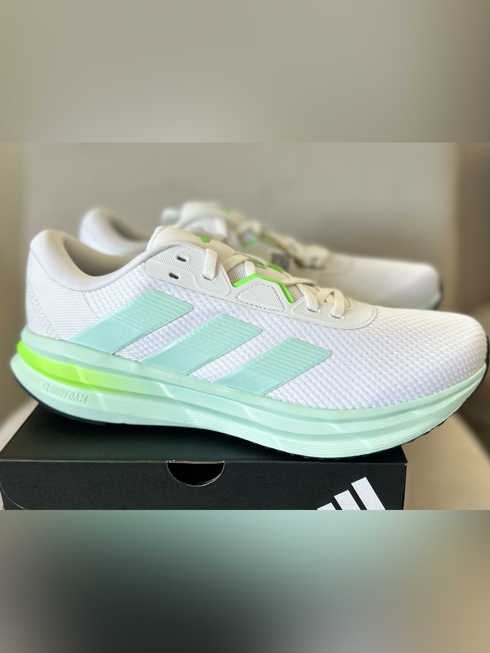 Adidas Women’s Galaxy 7 W - Cloud White / Halo Mint / Lime size 10.5 - Picture 3 of 11